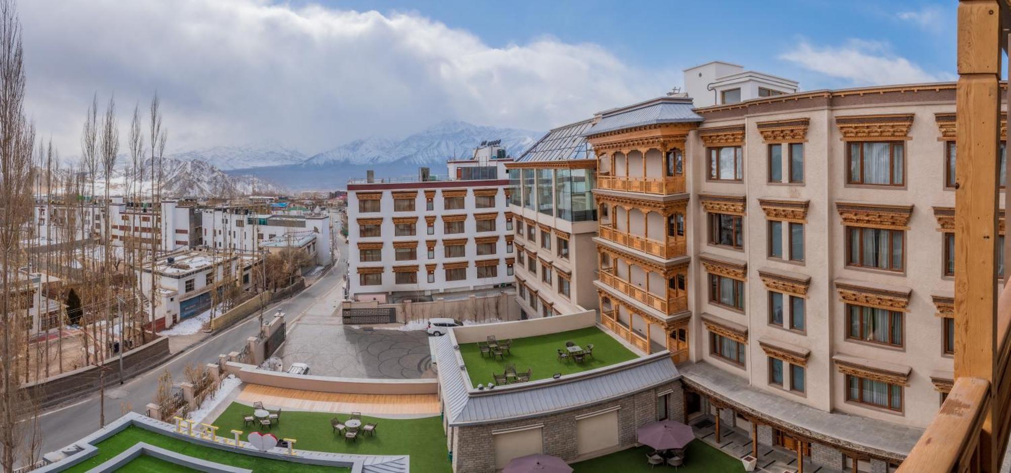 The Abduz Hotel Leh Exterior photo