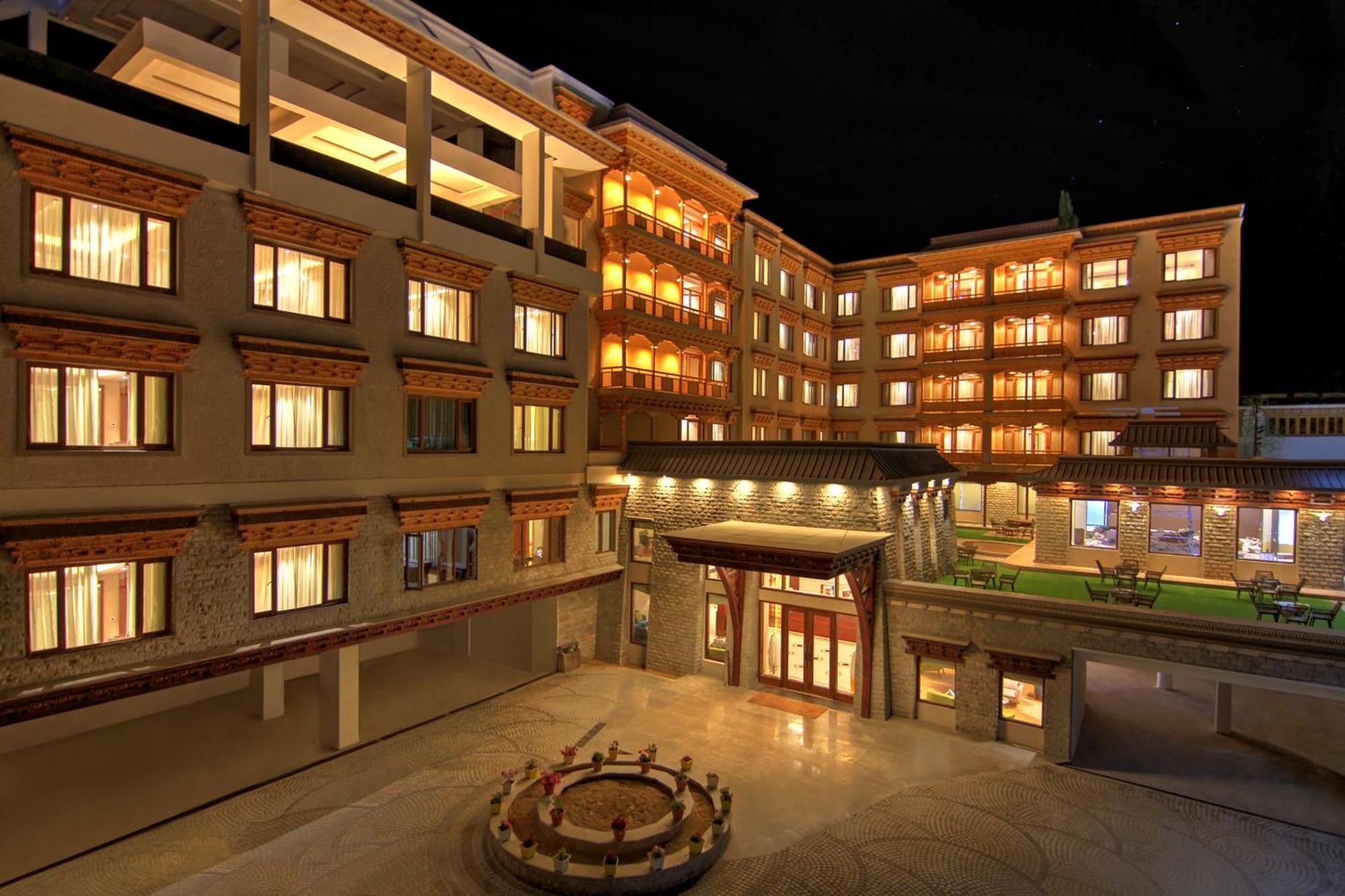The Abduz Hotel Leh Exterior photo