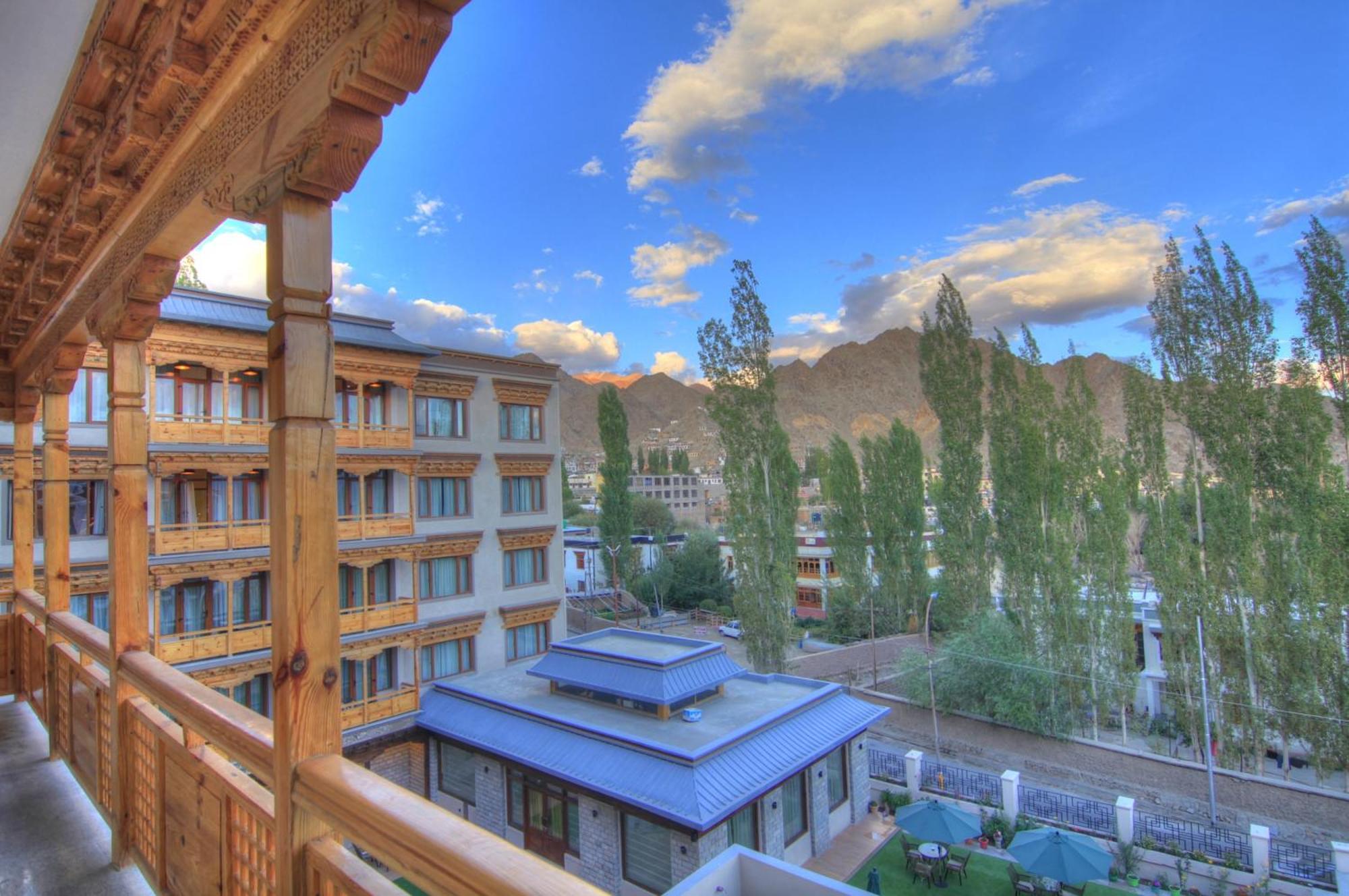 The Abduz Hotel Leh Exterior photo